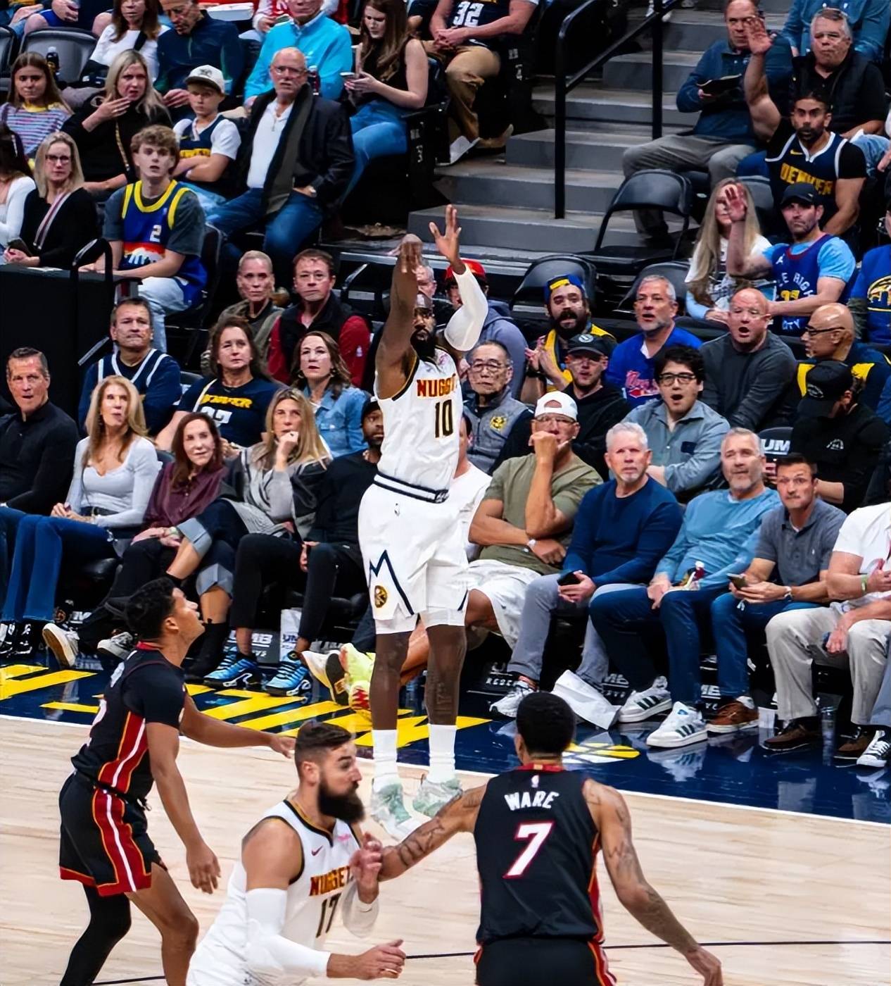 九游体育下载-关于清晨体能课后，奥兰多魔术队长鼓劲备战NBA常规赛，更衣室稳定，赛程密集仍需轮换的信息